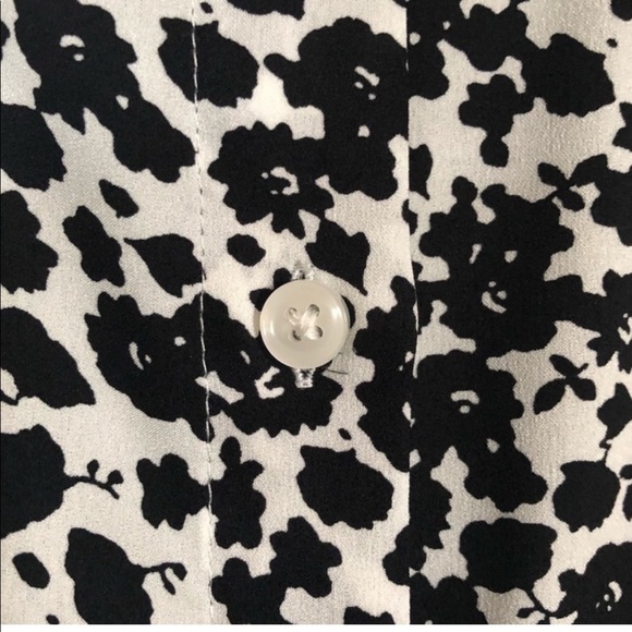 Loft Ann Taylor black and cream floral cap sleeve pullover blouse size small - Picture 5 of 8